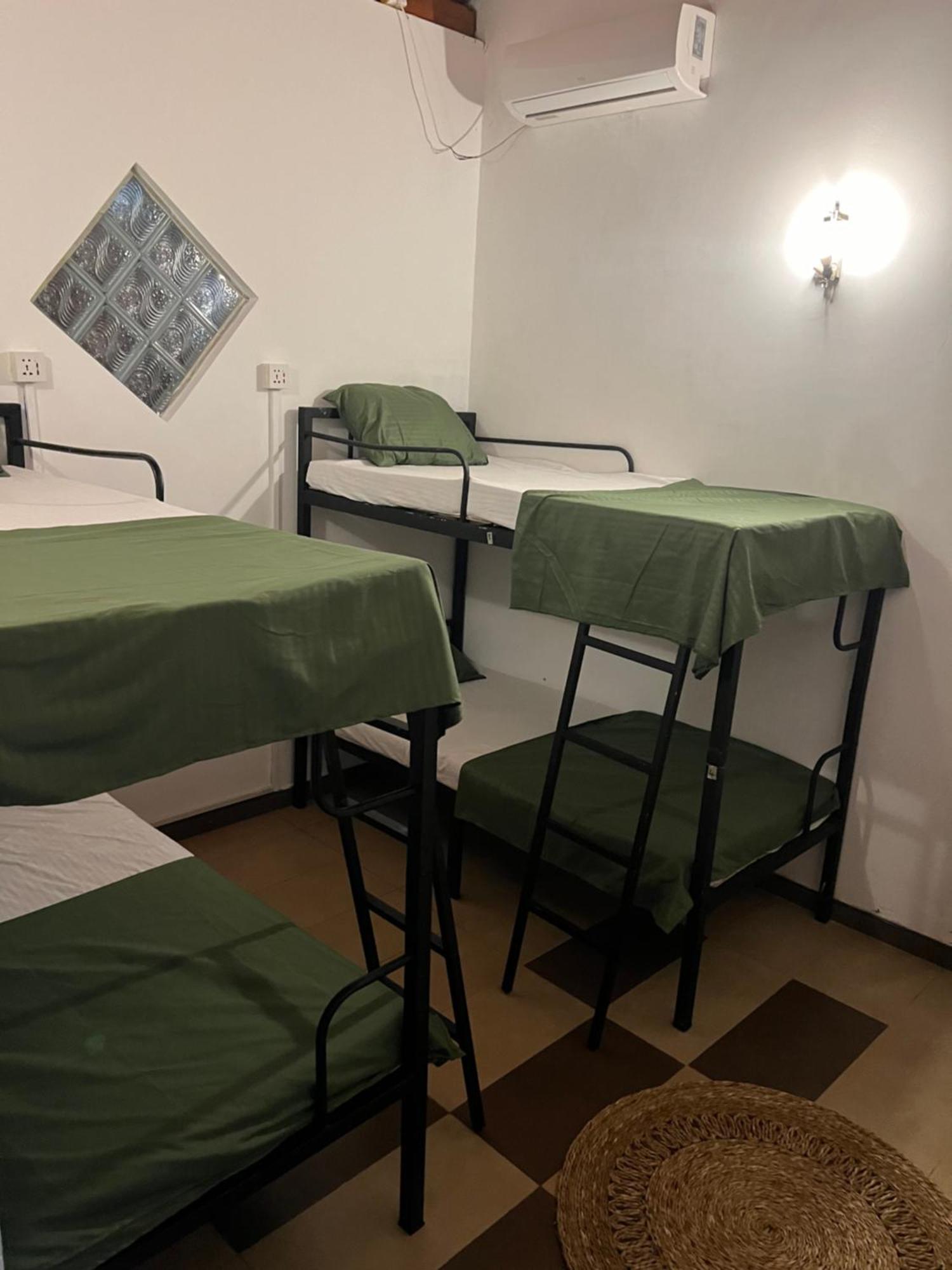 Hari Hari Hostel Велігама Екстер'єр фото