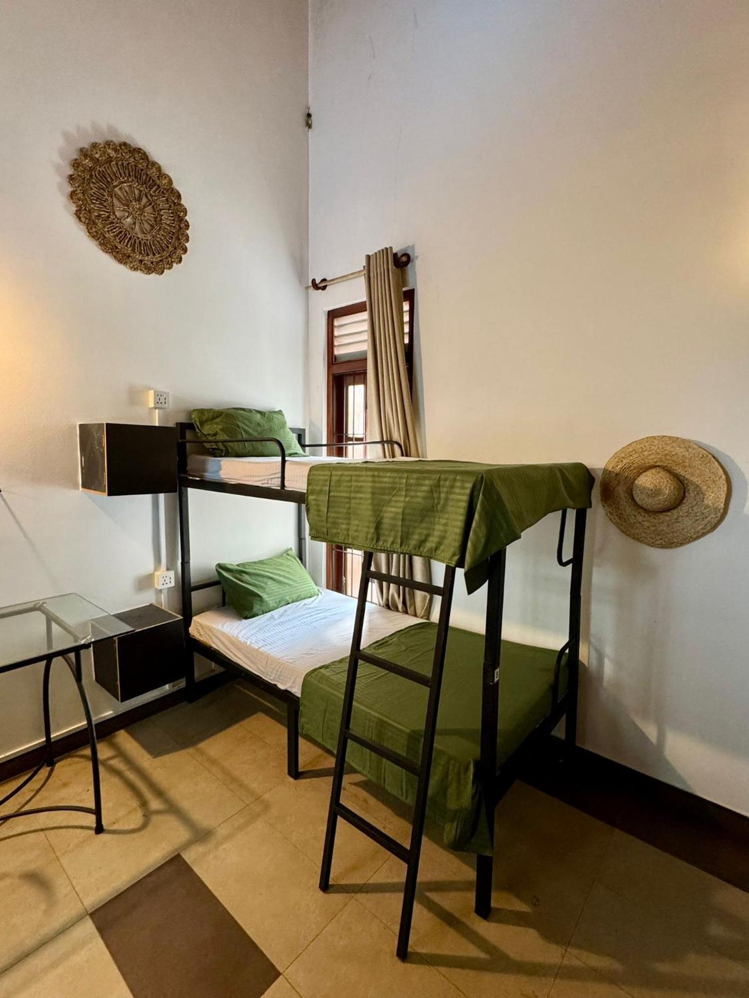 Hari Hari Hostel Велігама Екстер'єр фото