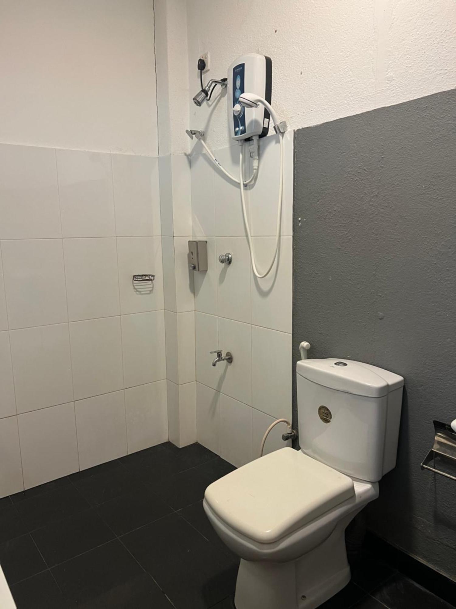 Hari Hari Hostel Велігама Екстер'єр фото